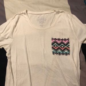 T shirt with pattern pocket